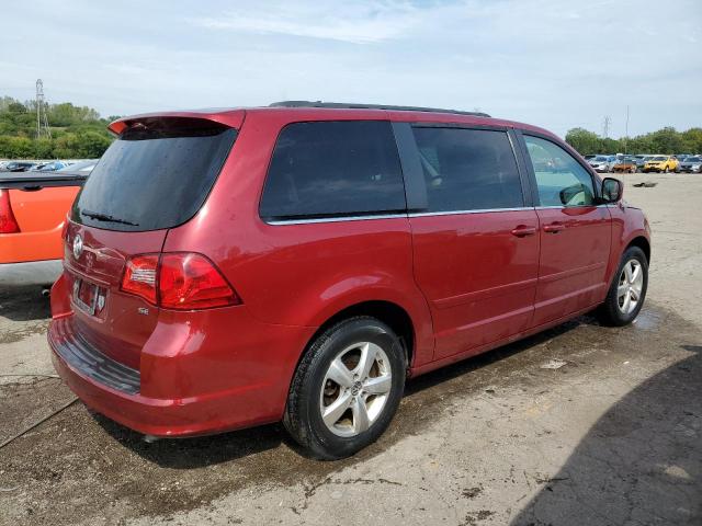 2V4RW3DG0BR718175 - 2011 VOLKSWAGEN ROUTAN SE RED photo 3