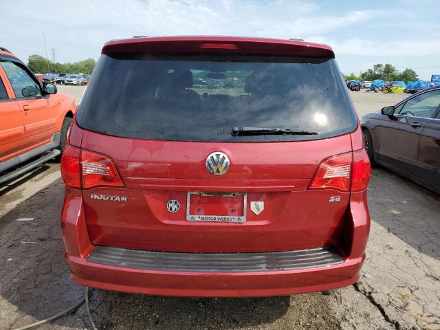 2V4RW3DG0BR718175 - 2011 VOLKSWAGEN ROUTAN SE RED photo 6