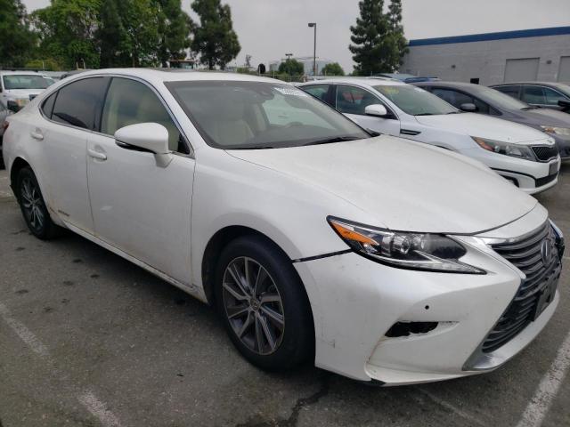 JTHBW1GG8G2127933 - 2016 LEXUS ES 300H WHITE photo 4