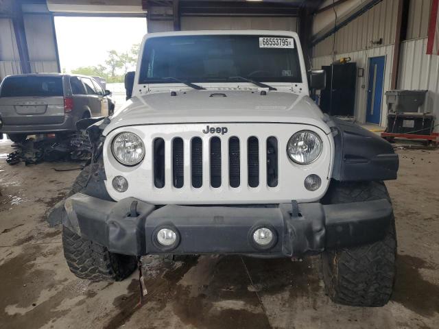 1C4BJWDG2GL136218 - 2016 JEEP WRANGLER U SPORT Blanco foto 5