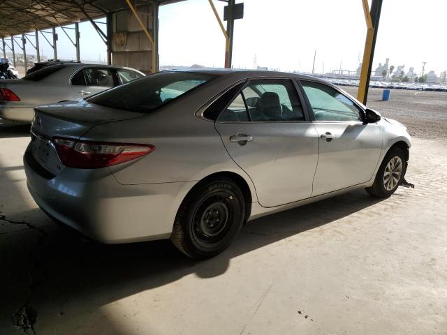 4T1BF1FKXGU134566 - 2016 TOYOTA CAMRY LE SILVER photo 3