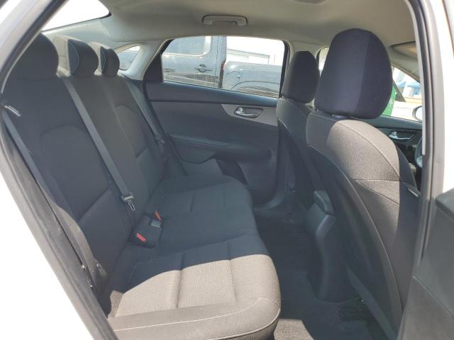 3KPF24AD2KE012545 - 2019 KIA FORTE FE Biały zdjęcie 10