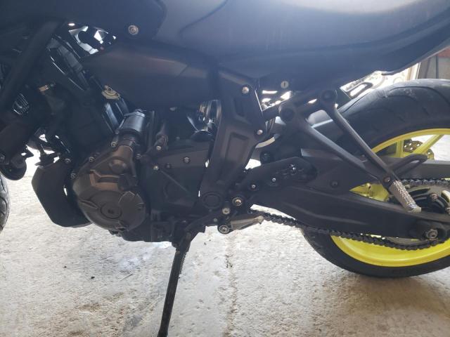 JYARM27E7JA000318 - 2018 YAMAHA MT07 GRAY photo 7