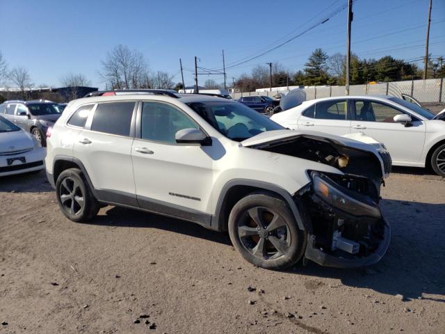 1C4PJMLB3KD473774 - 2019 JEEP CHEROKEE LATITUDE PLUS WHITE photo 4