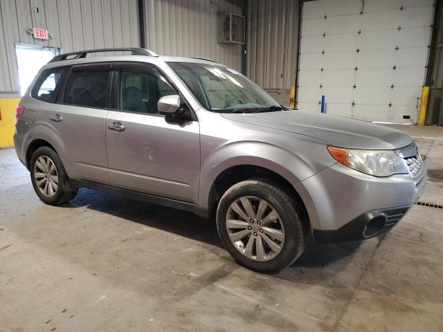 JF2SHADC0BH733957 - 2011 SUBARU FORESTER 2.5X PREMIUM 银色 照片 4