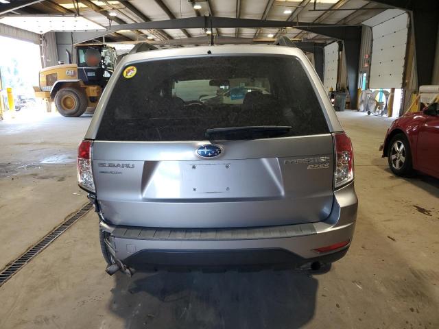 JF2SHADC0BH733957 - 2011 SUBARU FORESTER 2.5X PREMIUM 银色 照片 6