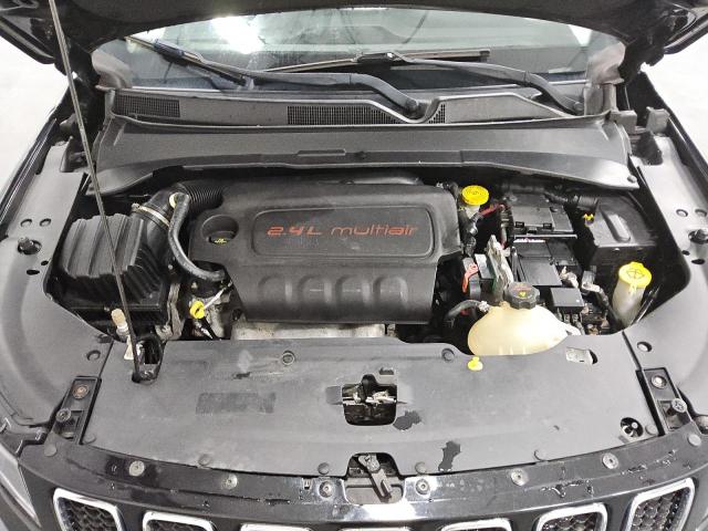 3C4NJDBB4JT239323 - 2018 JEEP COMPASS LATITUDE შავი ფოტო 12