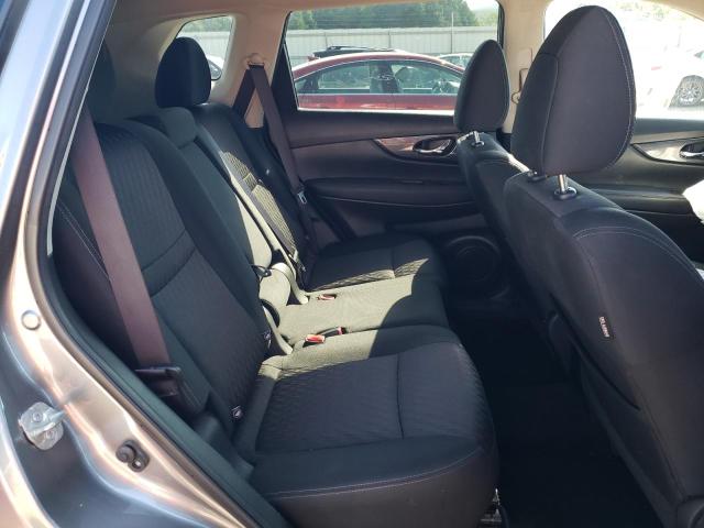 KNMAT2MV5JP613978 - 2018 NISSAN ROGUE S GRAY photo 11