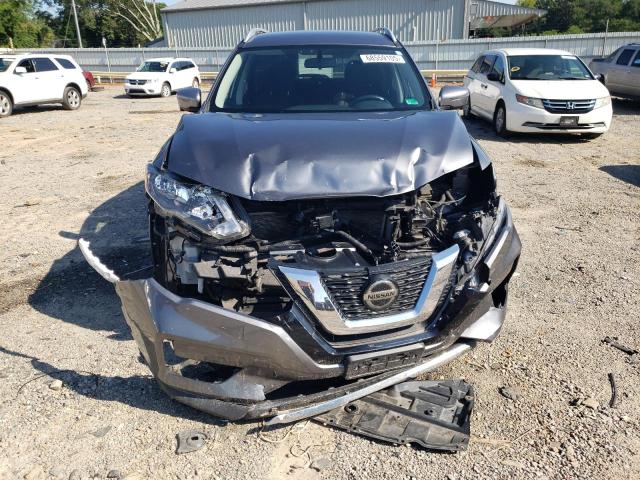 KNMAT2MV5JP613978 - 2018 NISSAN ROGUE S GRAY photo 5