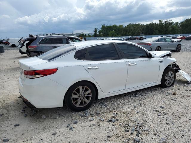5XXGT4L33JG198530 - 2018 KIA OPTIMA LX თეთრი ფოტო 3