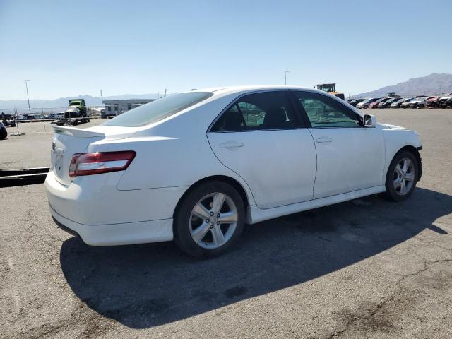 4T1BF3EK8BU611663 - 2011 TOYOTA CAMRY BASE WHITE photo 3