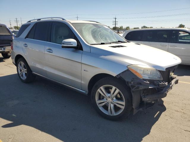 4JGDA5HBXCA004102 - 2012 MERCEDES-BENZ ML 350 4MATIC SILVER photo 4