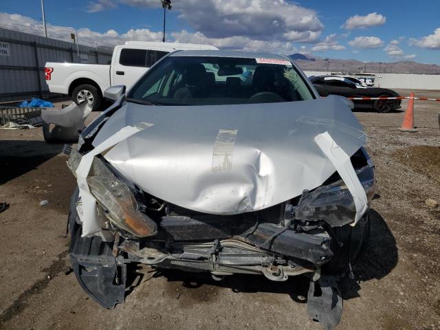 2T1BURHE7JC060611 - 2018 TOYOTA COROLLA L ნაცრისფერი ფოტო 5