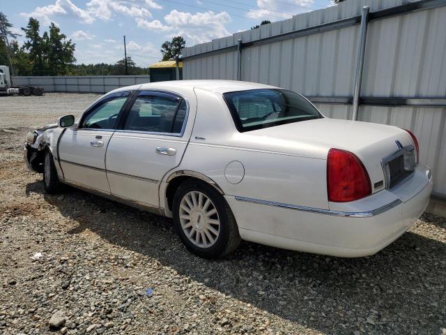 1LNHM81W93Y641707 - 2003 LINCOLN TOWNCAR EXECUTIVE WHITE photo 2