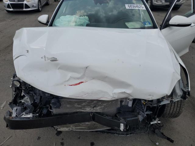 5XXGT4L3XKG365631 - 2019 KIA OPTIMA LX WHITE photo 11