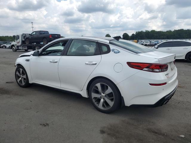 5XXGT4L3XKG365631 - 2019 KIA OPTIMA LX WHITE photo 2