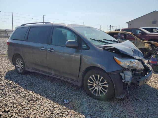 5TDYZ3DC9JS924854 - 2018 TOYOTA SIENNA XLE GRAY photo 4