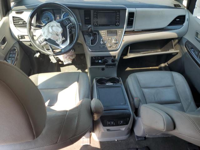 5TDYZ3DC9JS924854 - 2018 TOYOTA SIENNA XLE GRAY photo 8