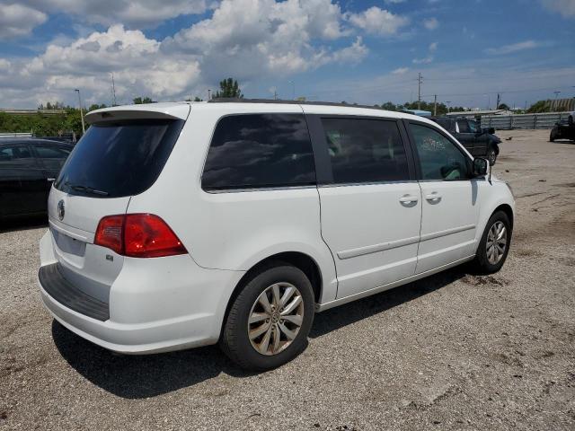 2C4RVABG1DR724980 - 2013 VOLKSWAGEN ROUTAN SE WHITE photo 3