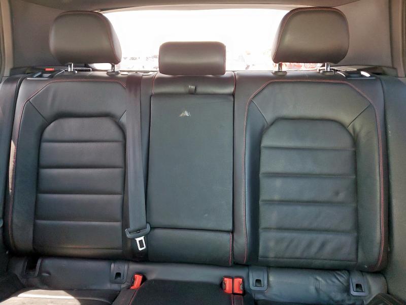 3VW4T7AU6FM073315 - 2015 VOLKSWAGEN GTI 灰色 照片 10