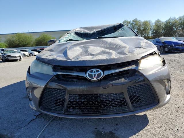 4T1BF1FK5HU368146 - 2017 TOYOTA CAMRY LE GRAY photo 5