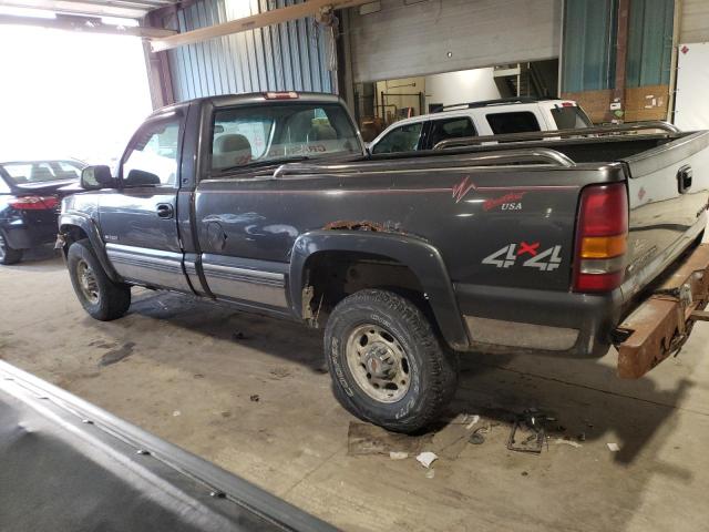 1GCGK24U2YE315222 - 2000 CHEVROLET SILVERADO K2500 GRAY photo 2