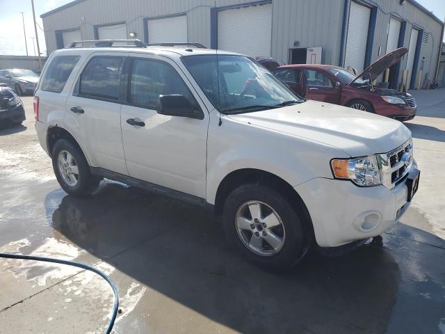 1FMCU0D78CKA77518 - 2012 FORD ESCAPE XLT WHITE photo 4