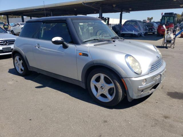 WMWRC33484TC49911 - 2004 MINI COOPER SILVER photo 4