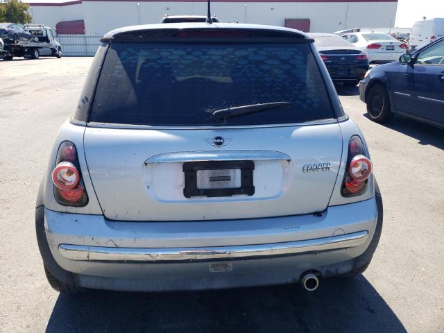 WMWRC33484TC49911 - 2004 MINI COOPER SILVER photo 6