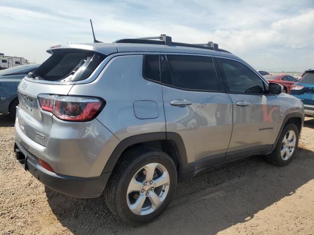 3C4NJDBB3JT178739 - 2018 JEEP COMPASS LATITUDE ვერცხლისფერი ფოტო 3