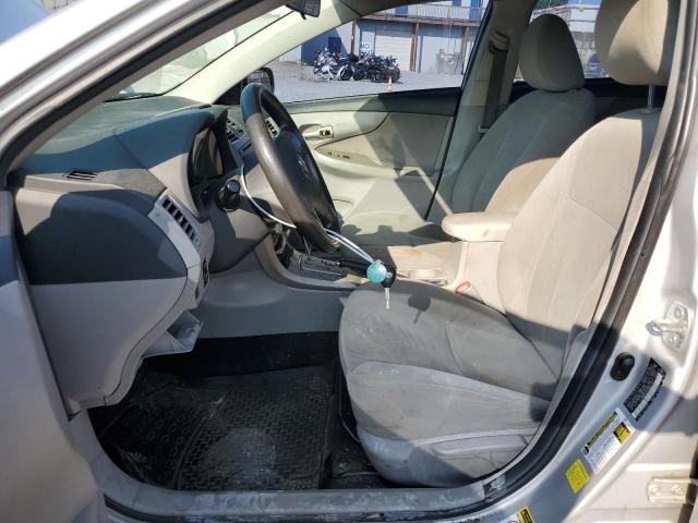 2T1BU4EE5CC898176 - 2012 TOYOTA COROLLA BASE Gümüş fotoğraf 7