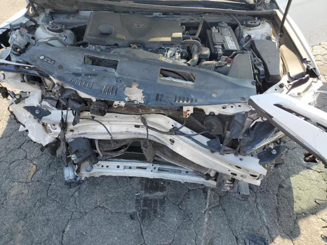 4T1B11HK9KU250538 - 2019 TOYOTA CAMRY L WHITE photo 11
