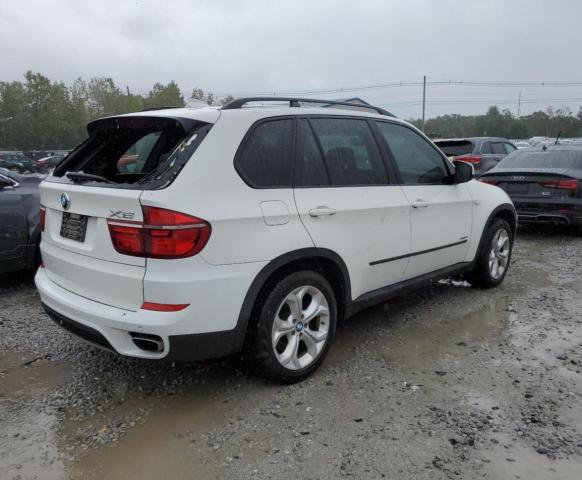 5UXZV8C50CL426240 - 2012 BMW X5 XDRIVE50I WHITE photo 3