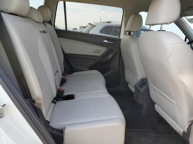3VV2B7AX8JM037868 - 2018 VOLKSWAGEN TIGUAN SE Blanco foto 11