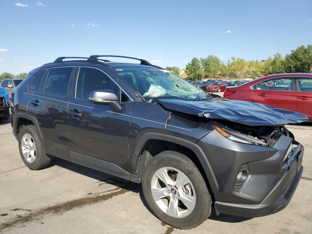 2T3W1RFV3LC034384 - 2020 TOYOTA RAV4 XLE GRAY photo 4