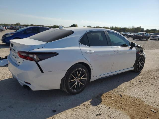 4T1G11AK2PU784505 - 2023 TOYOTA CAMRY SE NIGHT SHADE WHITE photo 3