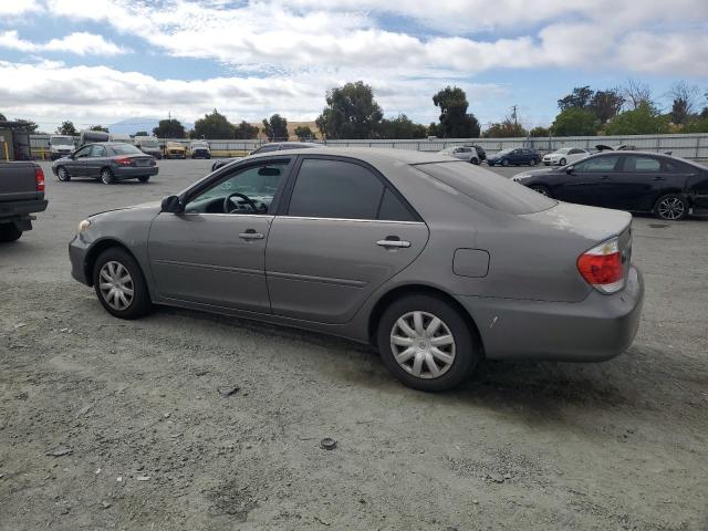 4T1BE32K35U581273 - 2005 TOYOTA CAMRY LE GRAY photo 2