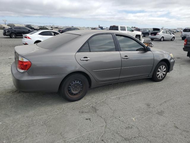 4T1BE32K35U581273 - 2005 TOYOTA CAMRY LE GRAY photo 3