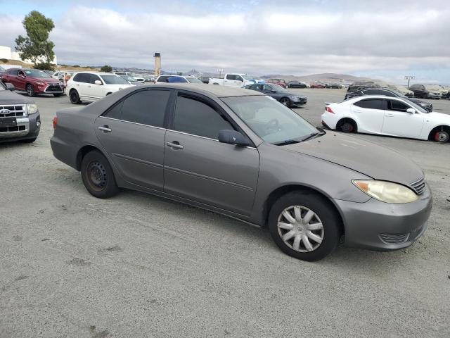4T1BE32K35U581273 - 2005 TOYOTA CAMRY LE GRAY photo 4