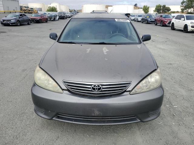 4T1BE32K35U581273 - 2005 TOYOTA CAMRY LE GRAY photo 5