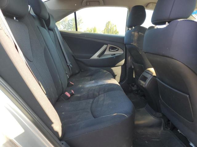 4T1BF3EK9AU502594 - 2010 TOYOTA CAMRY BASE SILVER photo 10