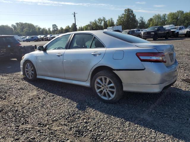 4T1BF3EK9AU502594 - 2010 TOYOTA CAMRY BASE SILVER photo 2
