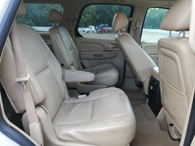 1GYUKBEF4AR121691 - 2010 CADILLAC ESCALADE LUXURY Белый фото 11