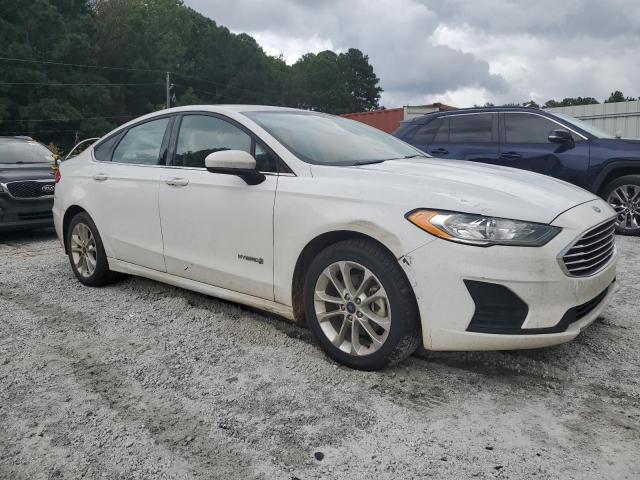 3FA6P0LU9KR285651 - 2019 FORD FUSION SE 白色 照片 4