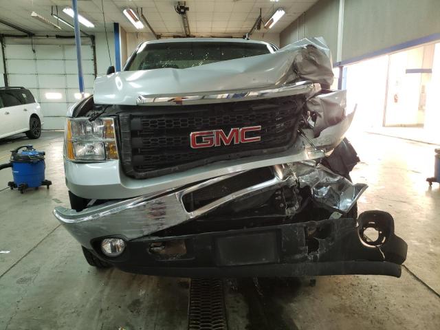 1GT221C84BZ170922 - 2011 GMC SIERRA K2500 SLT SILVER photo 5