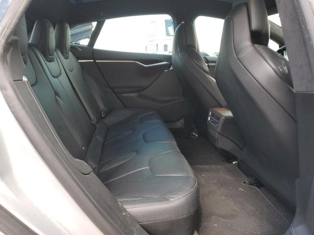 5YJSA1E21HF194024 - 2017 TESLA MODEL S Արծաթագույն լուսանկար 10