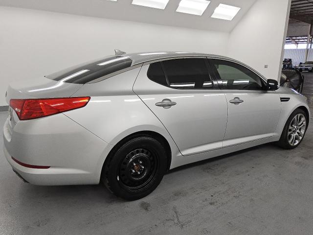 5XXGM4A70DG122576 - 2013 KIA OPTIMA LX 银色 照片 3