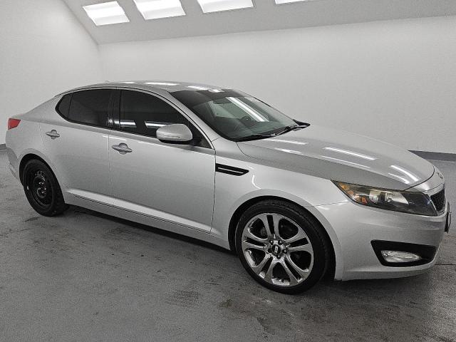 5XXGM4A70DG122576 - 2013 KIA OPTIMA LX 银色 照片 4