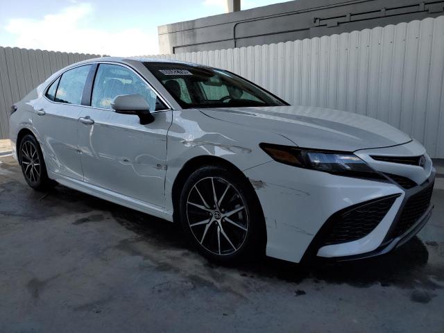 4T1G11AK3RU851809 - 2024 TOYOTA CAMRY SE NIGHT SHADE WHITE photo 4