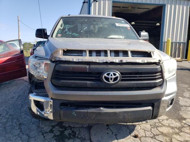 5TFRM5F1XFX083185 - 2015 TOYOTA TUNDRA DOUBLE CAB SR/SR5 SILVER photo 5